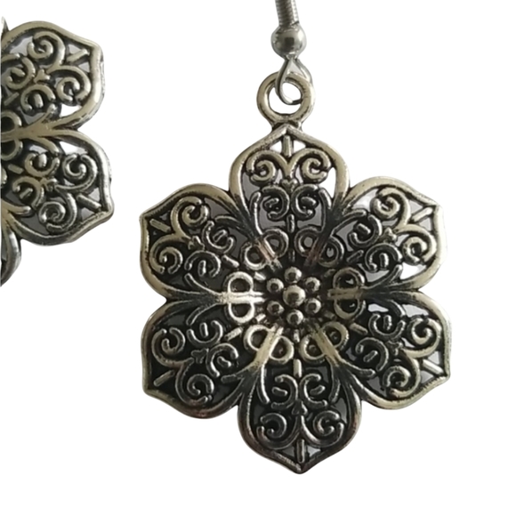 Handcrafted Flower Earrings - Picture 2 of 4